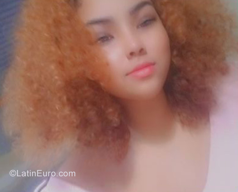 Date this gorgeous Dominican Republic girl Yerelin from La Vega DO39082