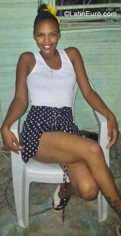 Date this georgeous Dominican Republic girl Yona from Santo Domingo DO39100