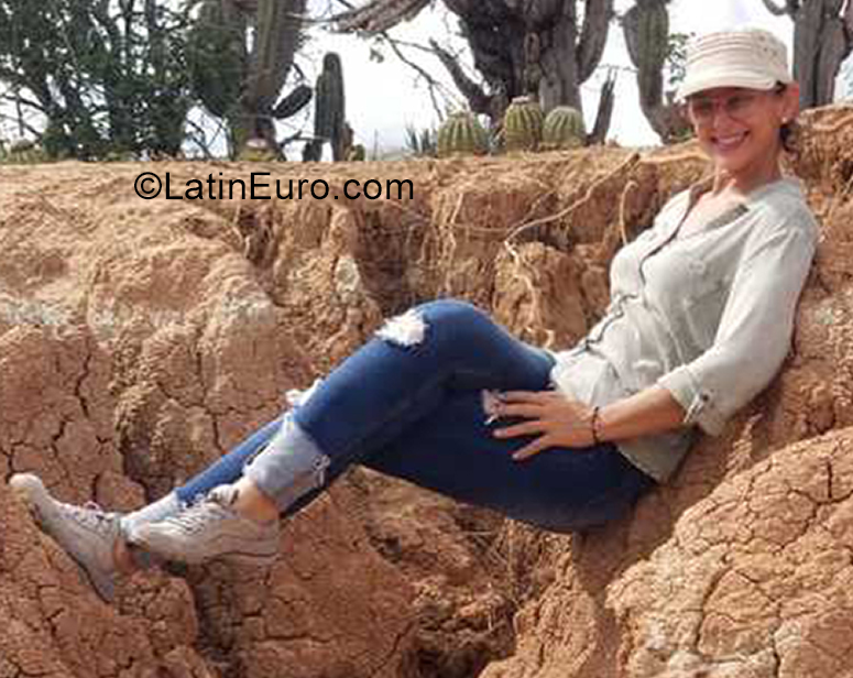 Date this fun Colombia girl Maria from Bogota CO29099