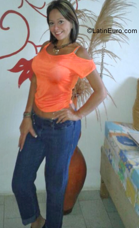Date this funny Venezuela girl Rasi from Maracay VE3654