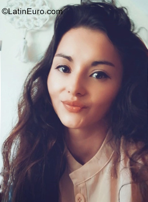 Date this hot Colombia girl Nataly from Bogota CO29118