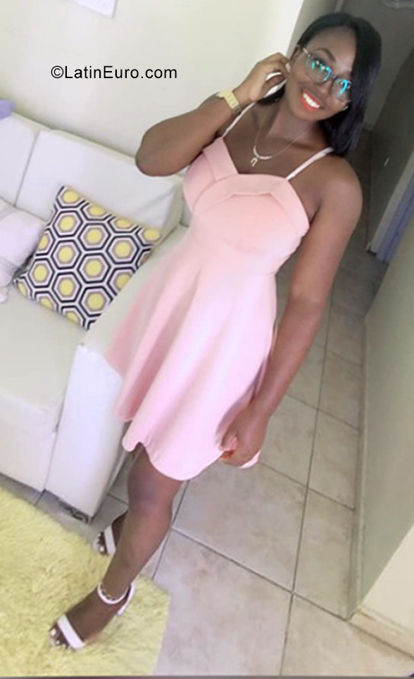 Date this delightful Dominican Republic girl Maria estela from La Vega DO39160