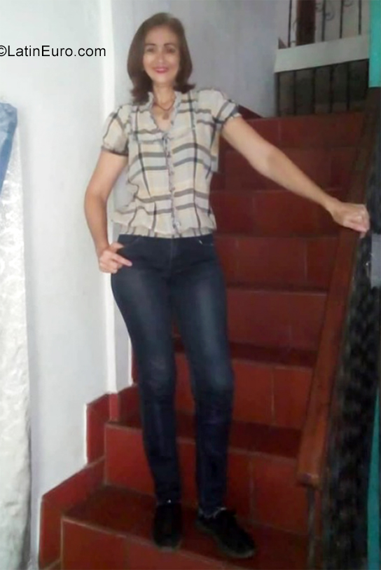 Date this voluptuous Venezuela girl Ledy from Caracas VE3661