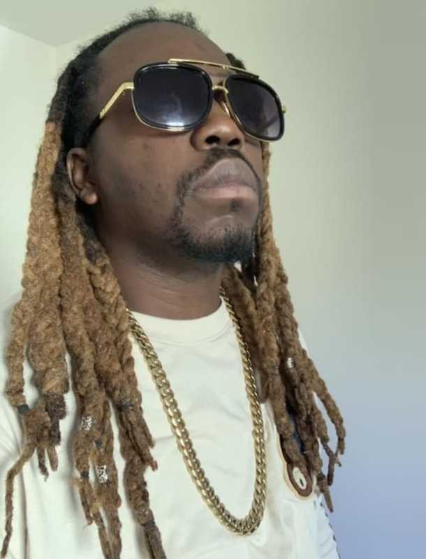 Date this funny United States man Benzo from Newark US21132