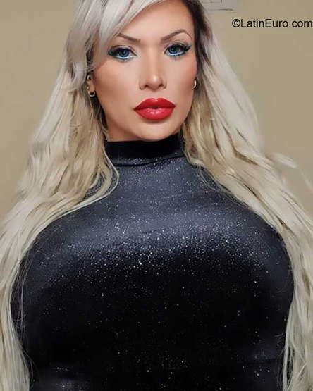 Date this foxy Spain girl Aline from Barcelona ES611