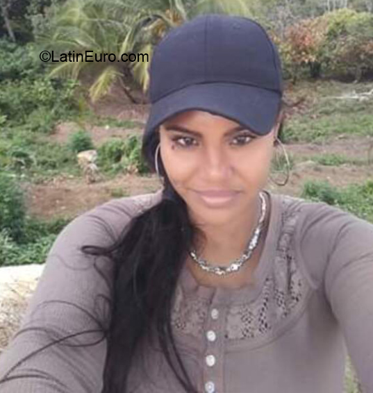 Date this sensual Dominican Republic girl Maria esther from Santo Domingo DO39450