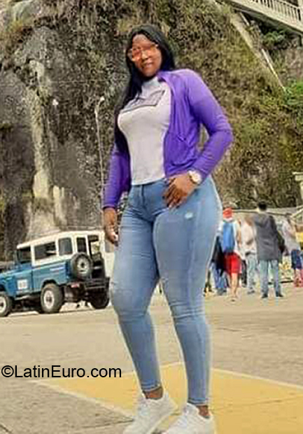 Date this fun Colombia girl Dayana from Barranquilla CO29615