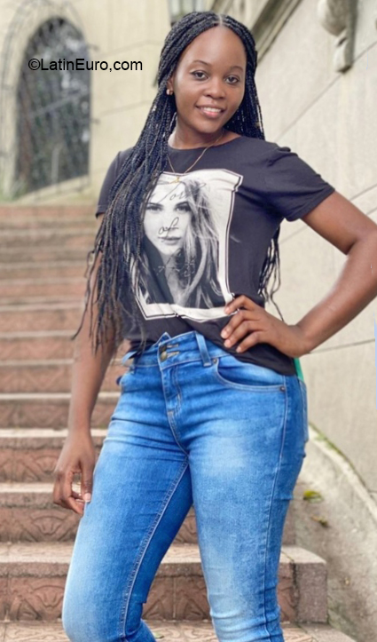 Date this hot Colombia girl Julieth from Medellín CO29656