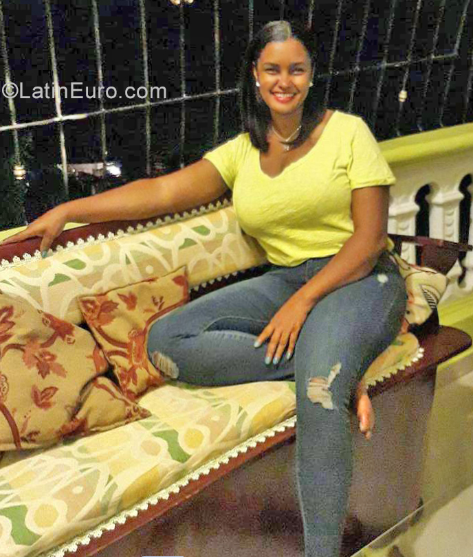 Date this cute Dominican Republic girl ANA from Cualquier Lugar DO39483