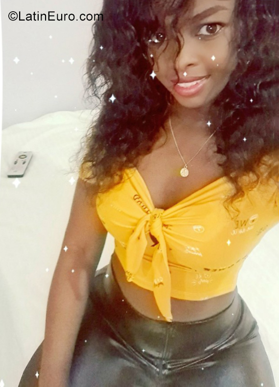 Date this attractive Chile girl Monica from Santiago CL253