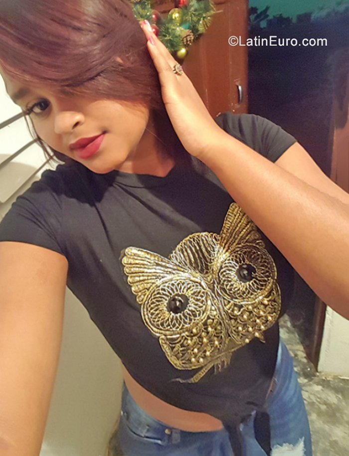 Date this tall Dominican Republic girl Anyi from Santo Domingo DO39509
