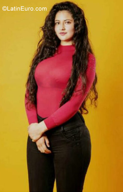 Date this hot Ecuador girl Keily from Quito EC762