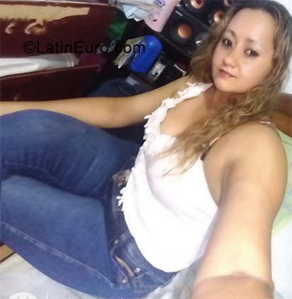 Date this charming Colombia girl Carolina from Ibague CO29773