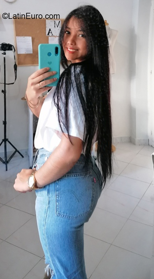 Date this fun Italy girl Angelica from Napoli IT344