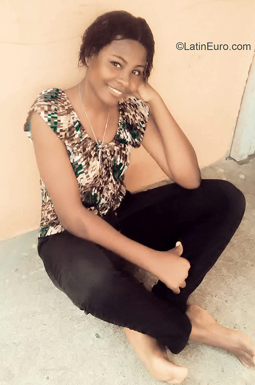 Date this hard body Dominican Republic girl Rose from Santiago De Los Caballeros DO39609