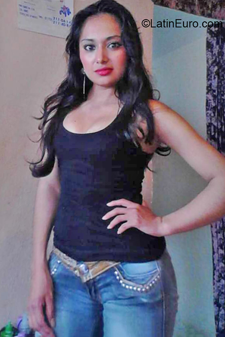 Date this lovely Mexico girl Estefani from Toluca MX2371