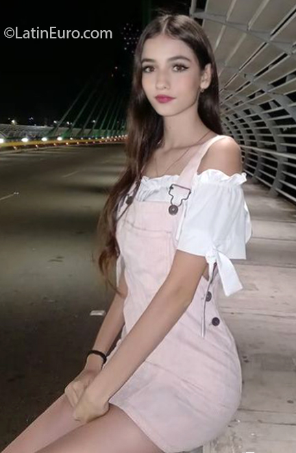 Date this fun Colombia girl Daphne from Medellin CO29876