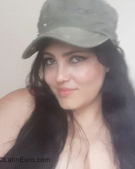Date this lovely Ecuador girl Nahila from Guayaquil EC787