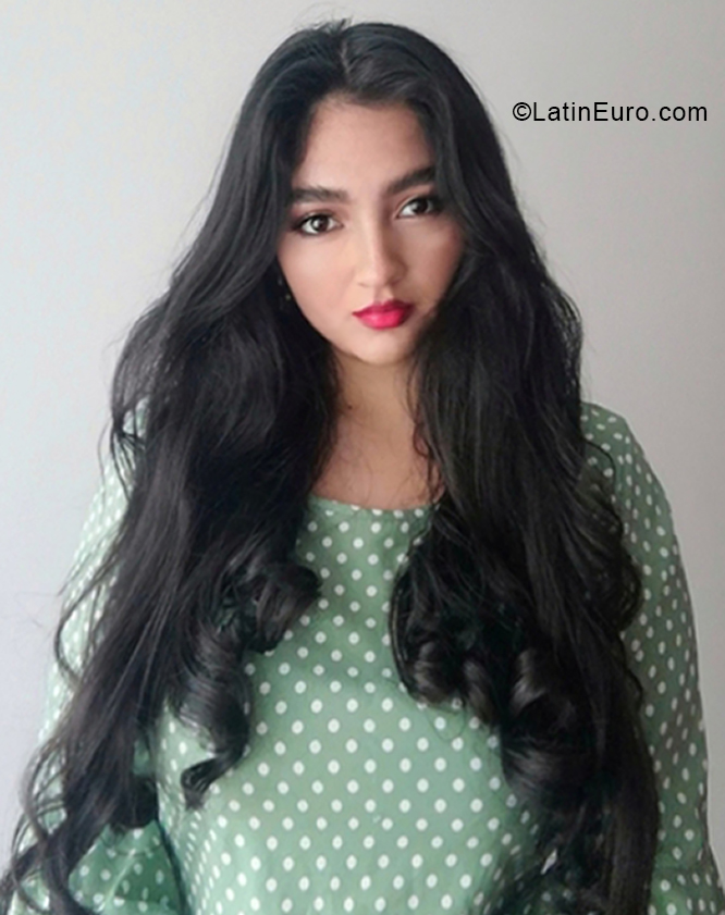 Date this delightful Colombia girl Laura from Popayán CO29927