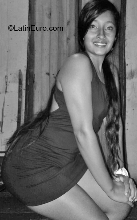 Date this attractive Colombia girl Maria Camila from Pereira CO29988