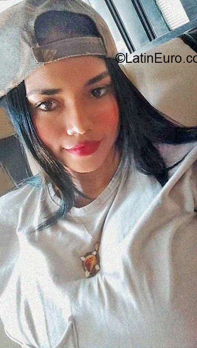 Date this nice looking Colombia girl Milagros from Aracataca CO29989
