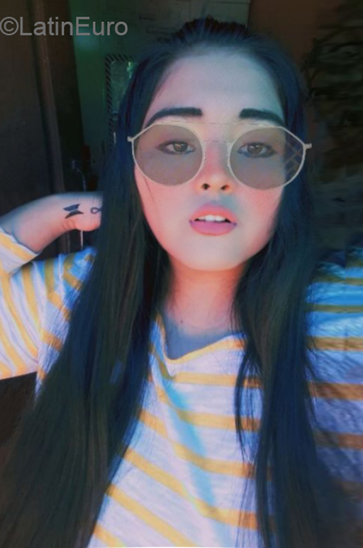 Date this voluptuous Bolivia girl Abigail from Santa Cruz BO115