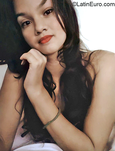 Date this delightful Venezuela girl Maury from Cumana VE3903