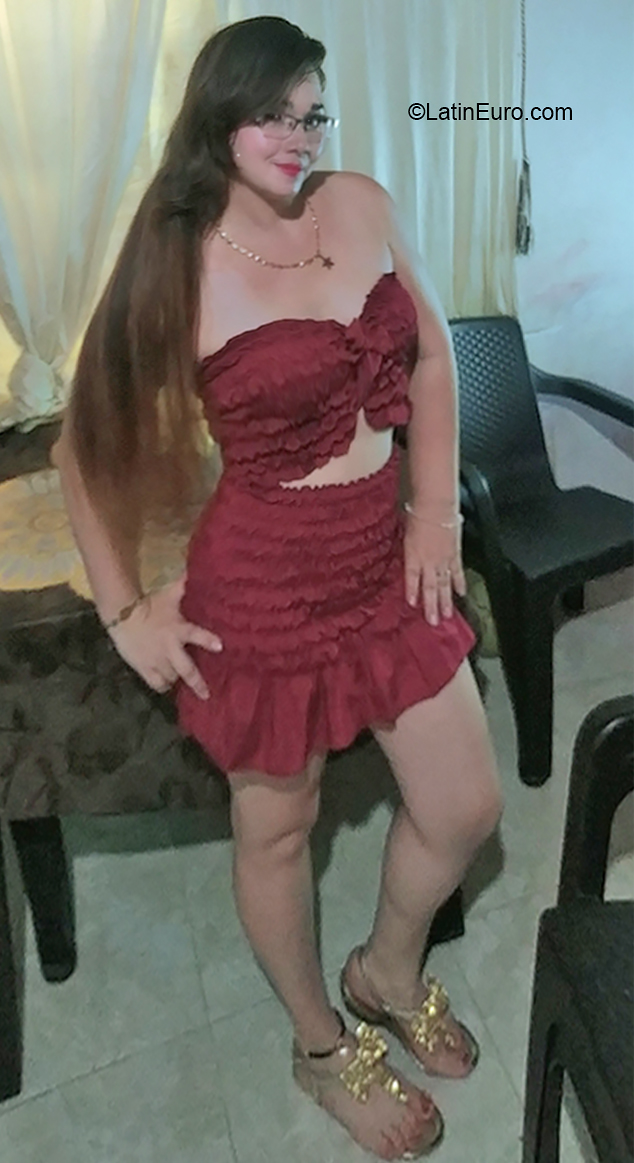 Date this sultry Colombia girl Luz from Valledupar CO30023