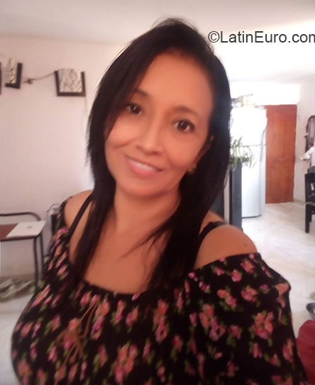 Date this tall Colombia girl Shyrli from Barranquilla CO30046
