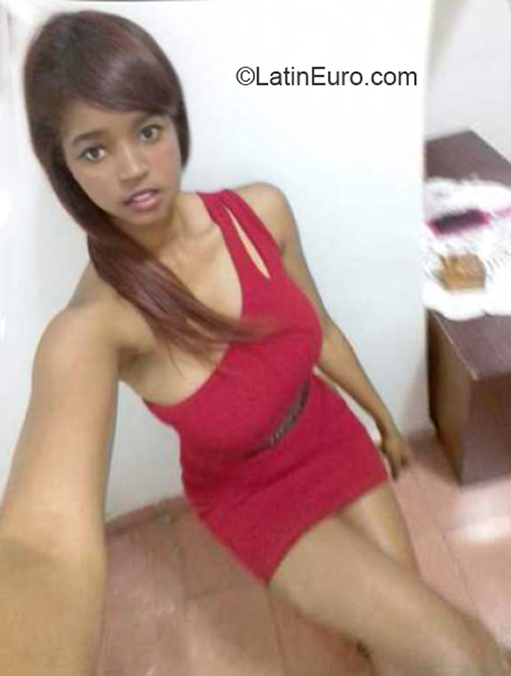 Date this lovely Spain girl Jenifer from Las Palmas ES620