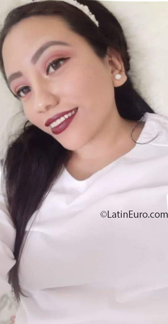Date this passionate Mexico girl Maggye from Merida MX2368