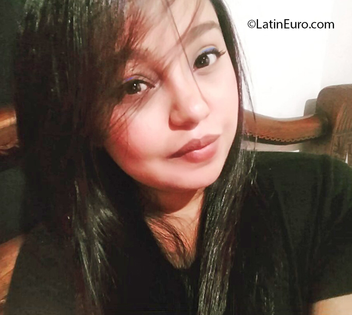 Date this voluptuous Colombia girl Luisa from Medellin CO30106