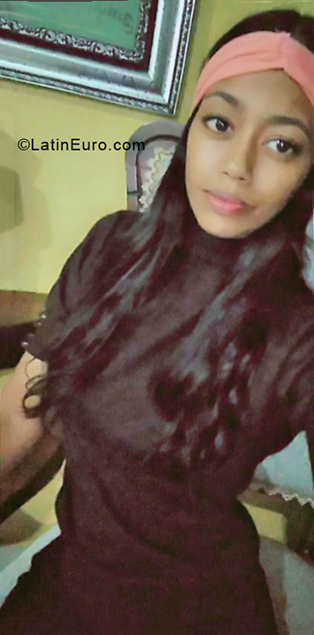 Date this cute Dominican Republic girl Alexa Ventura from Santiago DO39772