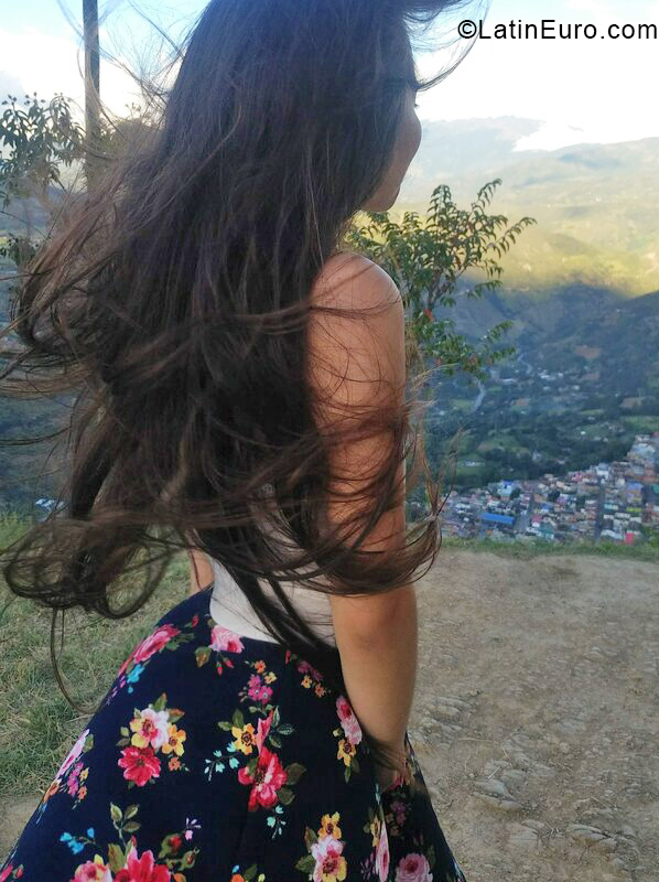 Date this funny Colombia girl Melanie Maria from Cali CO30111