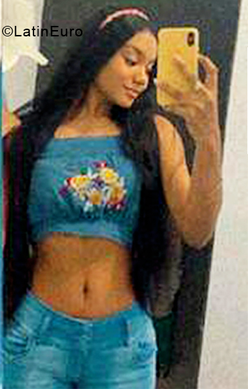 Date this sensual Colombia girl Melisa from Medellin CO30142