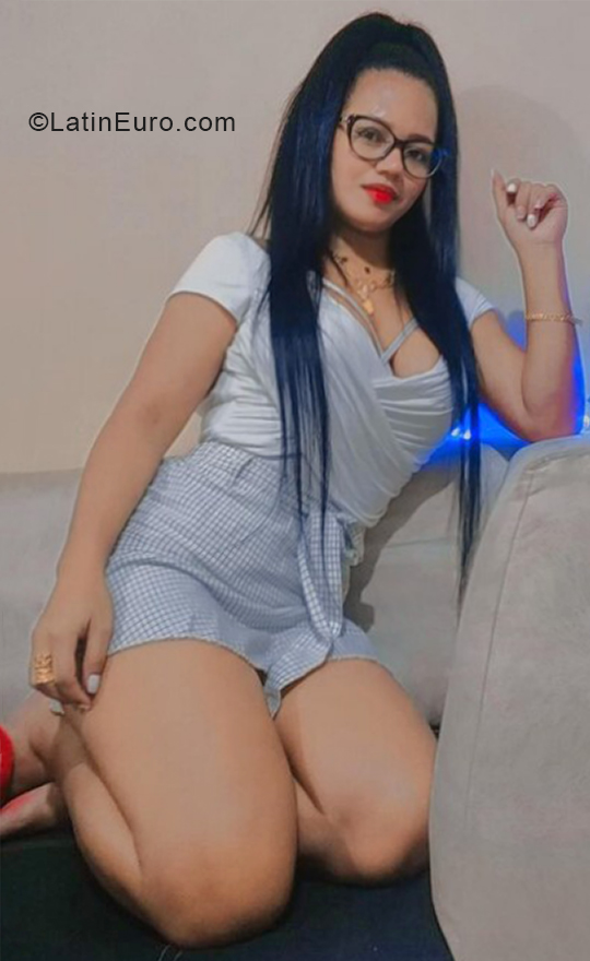 Date this sensual Ecuador girl Noemi from Guayaquil EC800