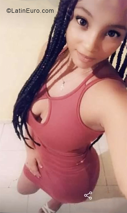 Date this lovely Dominican Republic girl Nicole from Santo Domingo DO39815