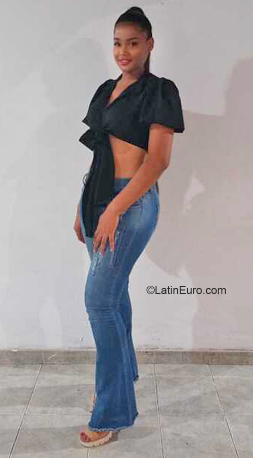 Date this lovely Colombia girl Elizabeth from Cali CO30264