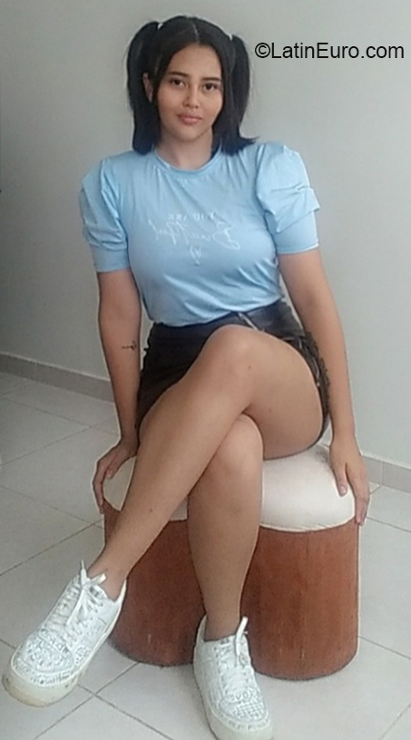 Date this good-looking Colombia girl Manuela from Pereira CO30285