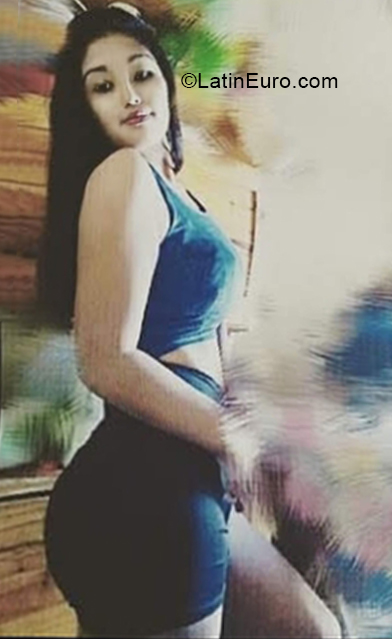 Date this georgeous Argentina girl Liz from Mendoza AR747