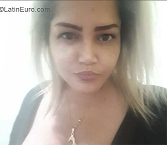Date this pretty Ecuador girl Nohemy from Guayaquil EC811