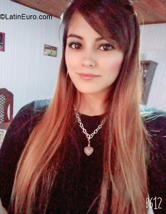 Date this georgeous Argentina girl Valentina from Bueno Aires AR753