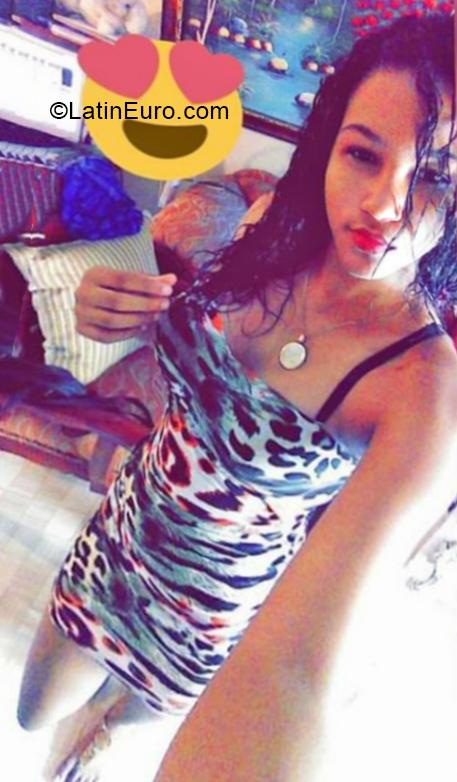 Date this voluptuous Dominican Republic girl Kasmir from Santo Domingo DO39893