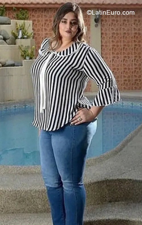 Date this good-looking Ecuador girl Stefy from Guayaquil EC859