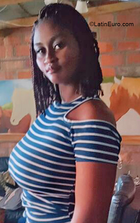 Date this pretty Colombia girl Karen jovana from Medellin CO30420