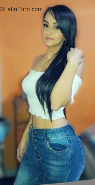 Date this tall Colombia girl Mar from cali CO30440