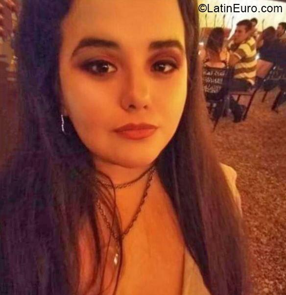 Date this cute Argentina girl Diana from La Rioja AR766