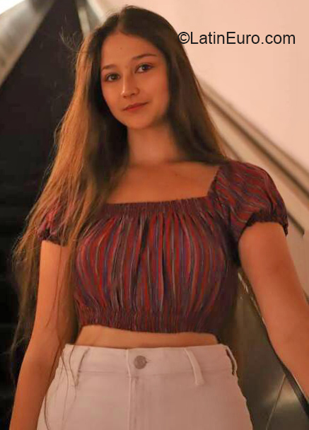 Date this exotic Ecuador girl Emilia from Quito EC828