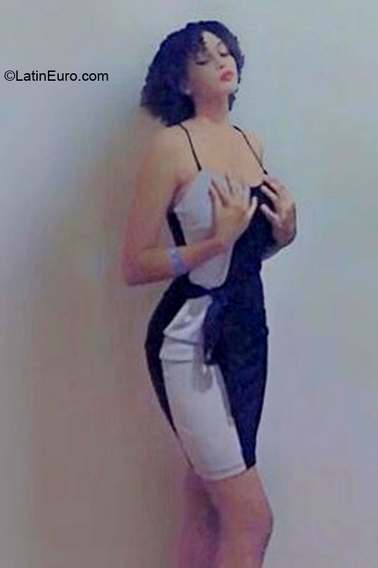 Date this cute Dominican Republic girl Elianny from Santo Domingo DO39995