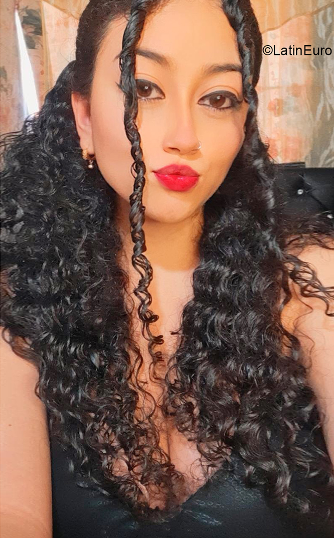 Date this tall Colombia girl Fernanda from Cali CO30564